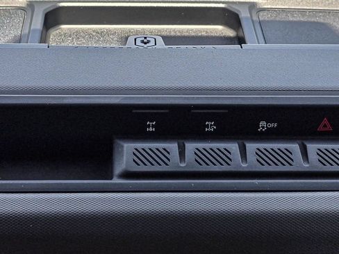 Used 2022 Ford Bronco Black Diamond AWD/4WD image 16