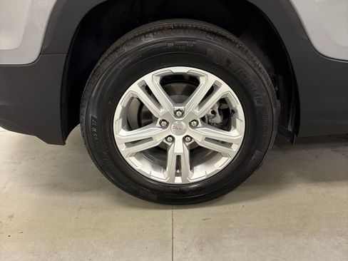 Used 2024 GMC Terrain SLE FWD image 30