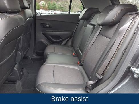 Used 2017 Chevrolet Trax LT w/ LT Convenience Package image 12