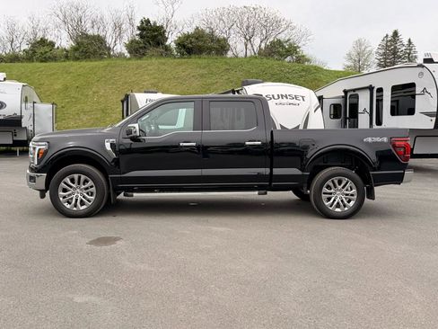Used 2025 Ford F150 Lariat w/ Equipment Group 502A High AWD/4WD image 8