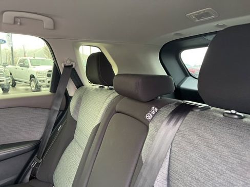 Used 2023 Nissan Rogue SV image 15