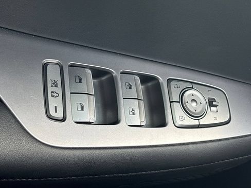 Used 2023 Hyundai Palisade Limited FWD image 11