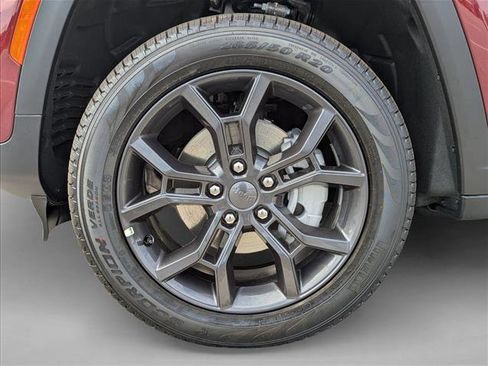 New 2025 Jeep Grand Cherokee Limited image 9