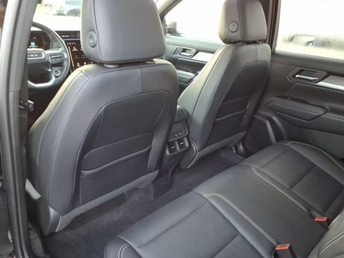 Used 2025 GMC Terrain Elevation w/ Elevation Premium Package AWD/4WD image 16