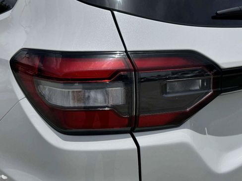 Used 2025 Honda Pilot Elite image 14