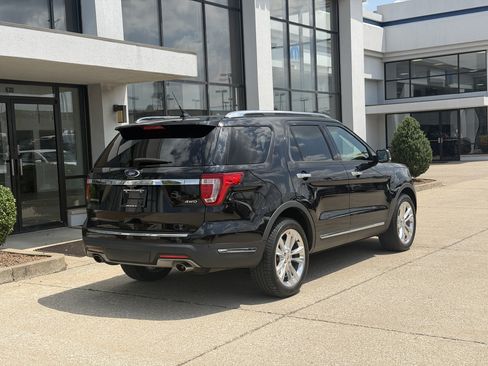 Used 2019 Ford Explorer Limited w/ Ford Safe & Smart Package AWD/4WD image 4