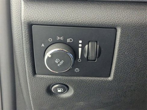 Used 2019 Jeep Grand Cherokee Limited image 14