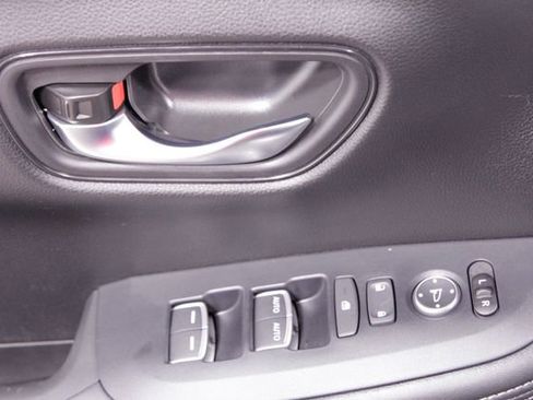 Certified 2024 Honda HR-V EX-L image 24