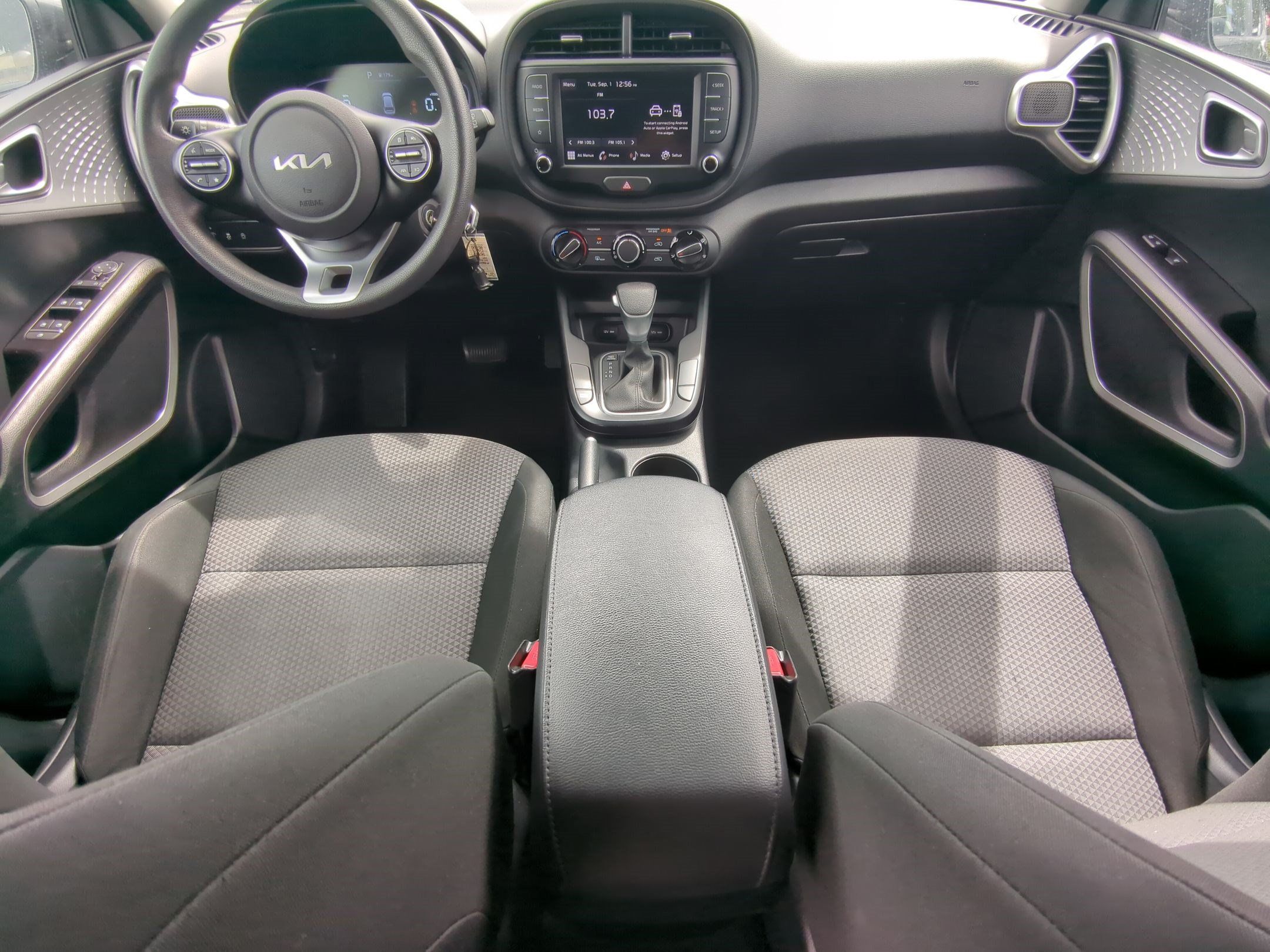 Used 2023 Kia Soul LX w/ Option Group 015 FWD image 28