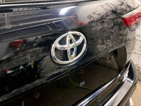 Used 2023 Toyota Highlander XSE image 30