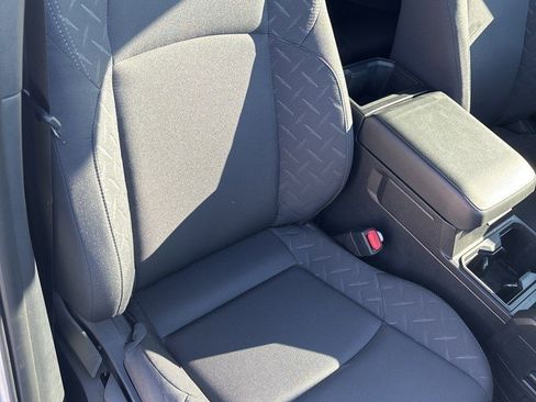 Used 2025 Toyota Tacoma SR image 15