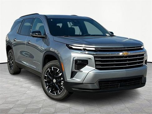 New 2025 Chevrolet Traverse LT w/ Sun and Wheel Package image 1
