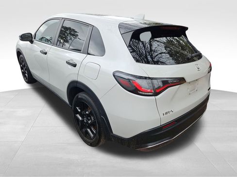 Used 2023 Honda HR-V Sport image 4