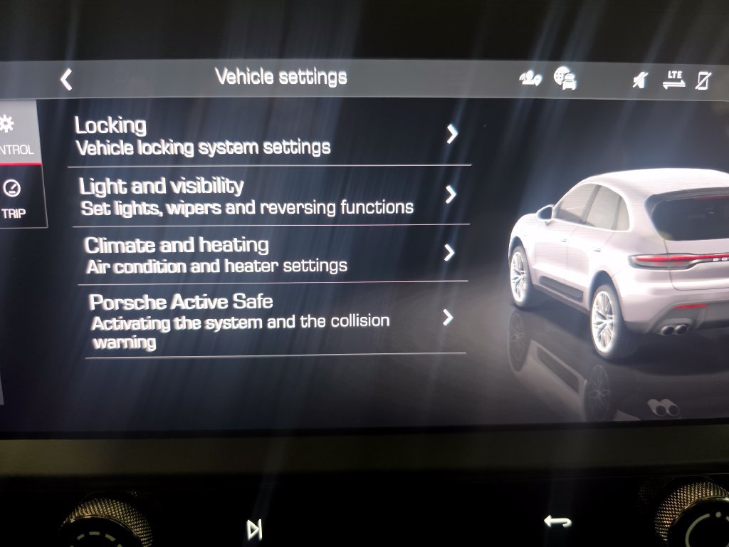 Certified 2026 Porsche Macan S AWD/4WD image 42