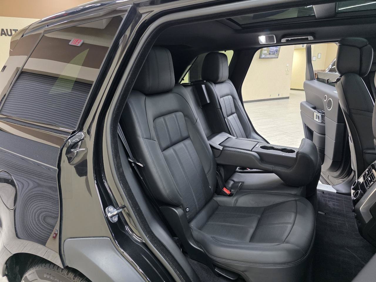 Used 2019 Land Rover Range Rover Sport HSE Dynamic AWD/4WD image 24