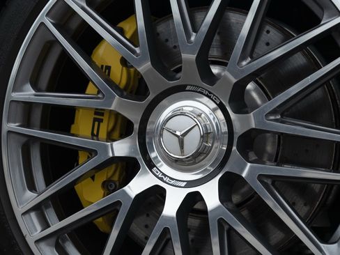 Used 2022 Mercedes-Benz SL 63 AMG SL 63 AMGﾮ w/ Driver Assistance Package image 55