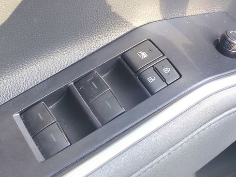 Used 2020 Toyota Highlander XLE FWD image 20