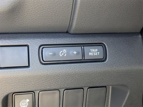 New 2025 Nissan Frontier SV image 30