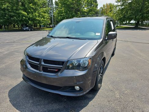 Used 2019 Dodge Grand Caravan GT FWD image 2