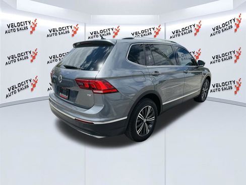 Used 2018 Volkswagen Tiguan SEL image 3