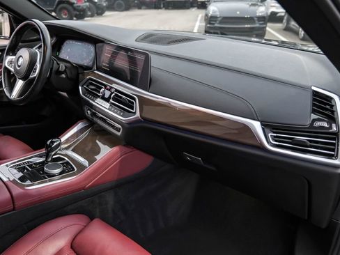 Used 2022 BMW X6 M50i w/ Parking Assistance Package image 10