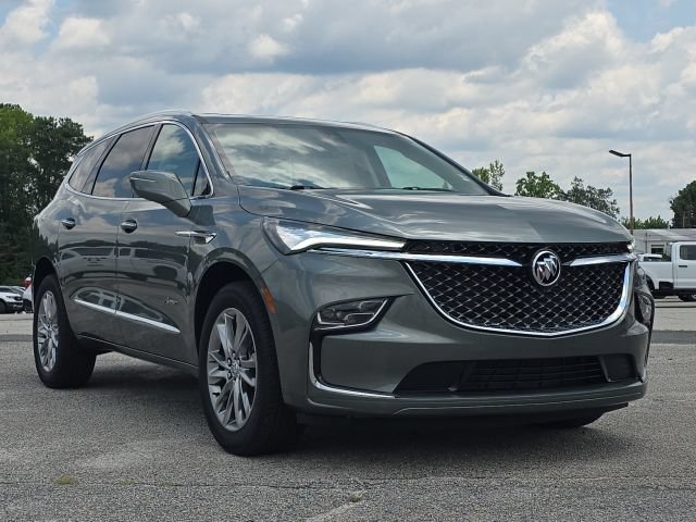 Used 2023 Buick Enclave Avenir w/ Avenir Technology Package FWD image 7