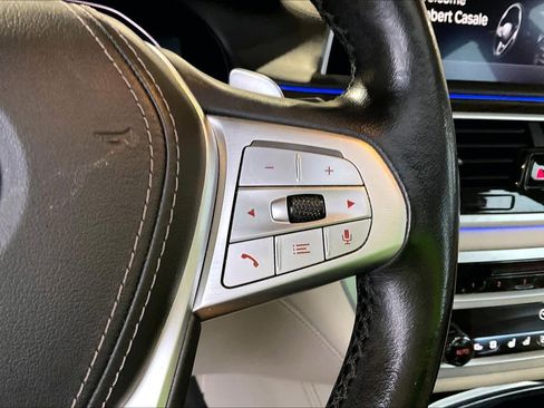 Used 2020 BMW 745e xDrive image 20