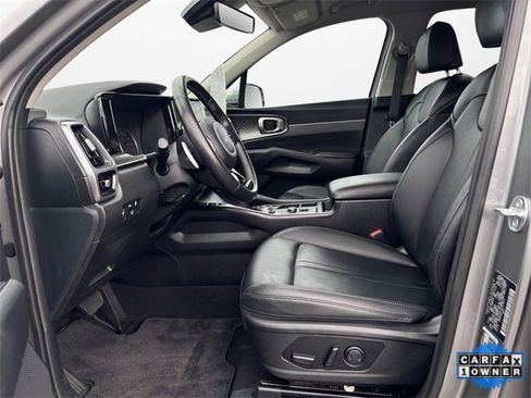 Used 2023 Kia Sorento EX image 9