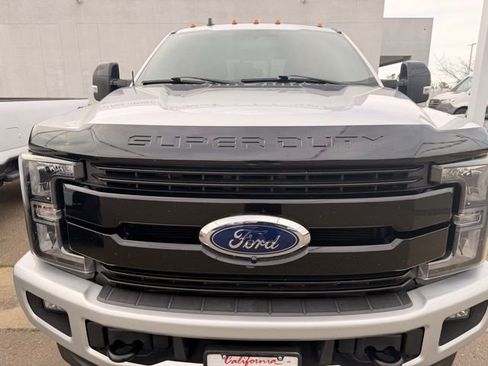 Used 2019 Ford F350 Lariat image 7