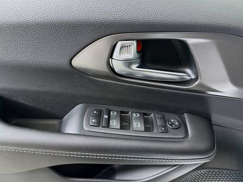 New 2026 Chrysler Voyager LX FWD image 17
