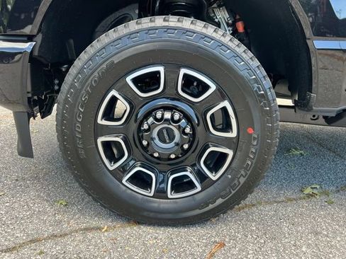 New 2025 Ford F250 Platinum image 25