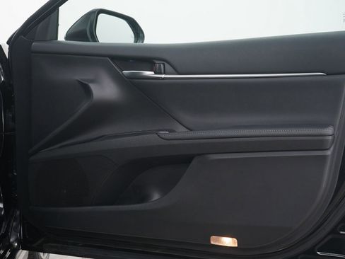 Used 2020 Toyota Camry XSE image 9