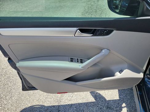 Used 2019 Volkswagen Passat 2.0T Wolfsburg w/ Wheels & Sunroof Package FWD image 15