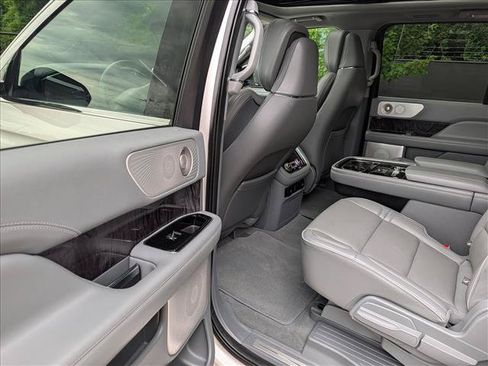 Used 2019 Lincoln Navigator L Reserve w/ Cargo Package AWD/4WD image 28