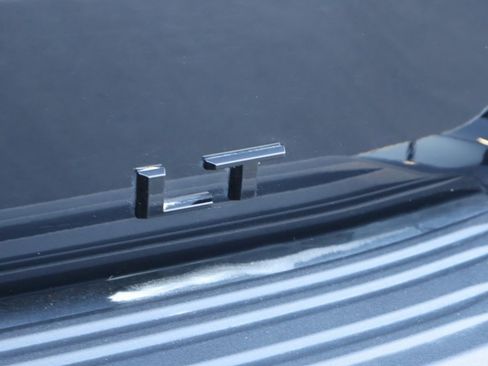 Used 2022 Chevrolet Tahoe LT w/ LT Signature Plus Package image 10