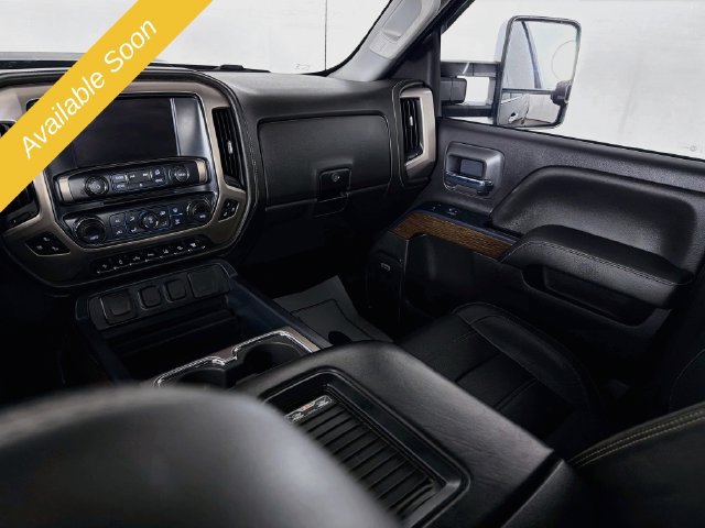 Used 2018 GMC Sierra 2500 Denali w/ Suspension Package, Off-Road AWD/4WD image 23