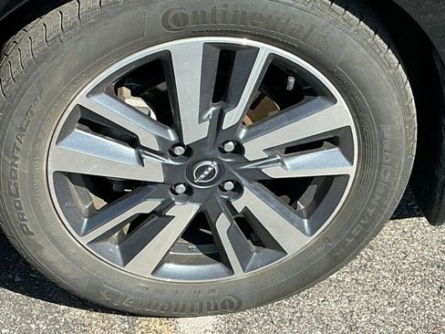 Used 2023 Nissan Versa SV w/ Trunk Package FWD image 19