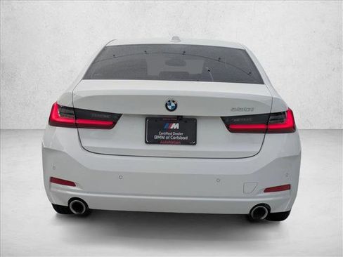 Used 2023 BMW 330i Sedan w/ Premium Package image 7