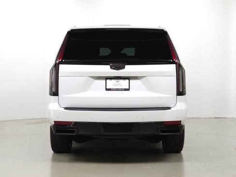 Used 2022 Cadillac Escalade ESV Sport AWD/4WD image 3