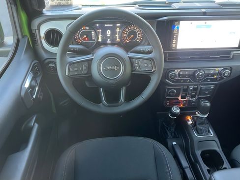 New 2025 Jeep Gladiator Willys image 14