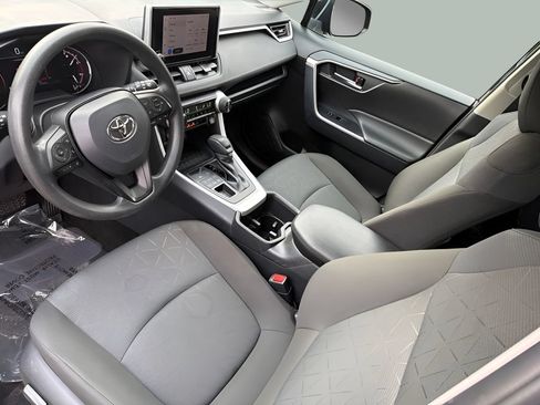 Used 2025 Toyota RAV4 XLE AWD/4WD image 10