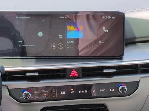 Used 2024 Kia Sorento S w/ Panoramic Sunroof Package FWD image 19