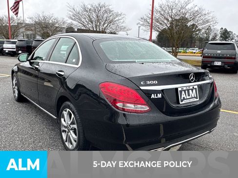 Used 2017 Mercedes-Benz C 300 4MATIC Sedan image 4