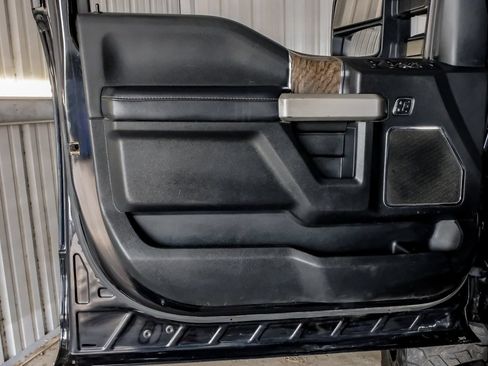 Used 2019 Ford F250 Lariat w/ Lariat Ultimate Package AWD/4WD image 43