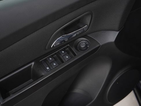 Used 2014 Chevrolet Cruze LT image 19
