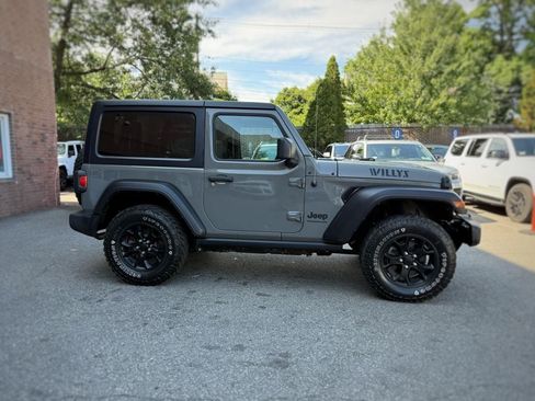 Used 2022 Jeep Wrangler Sport AWD/4WD image 4