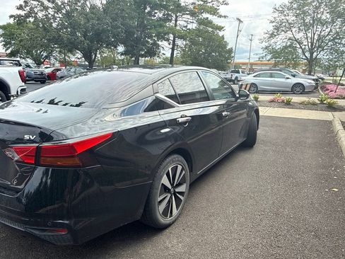 Used 2021 Nissan Altima 2.5 SV FWD image 5