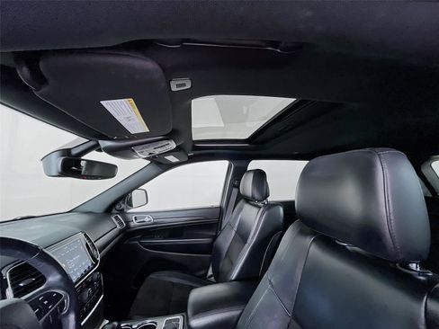 Used 2022 Jeep Grand Cherokee Laredo X AWD/4WD image 11