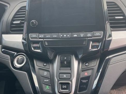 Certified 2024 Honda Odyssey Touring image 18