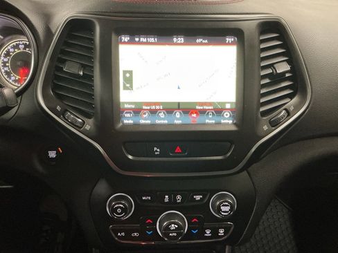 Used 2021 Jeep Cherokee Trailhawk w/ Sun & Sound Group image 18
